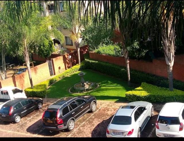 2 BEDROOM APARTMENT FOR SALE IN SUNNINGHILL